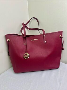 Michael Kors Jet Set Saffiano Leather Large Burgundy Tote Bag